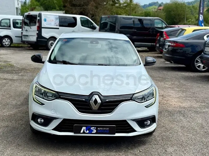 Usado Renault Mégane LIMITED 115 CV (84 kW) 2020 Blanco Berlina