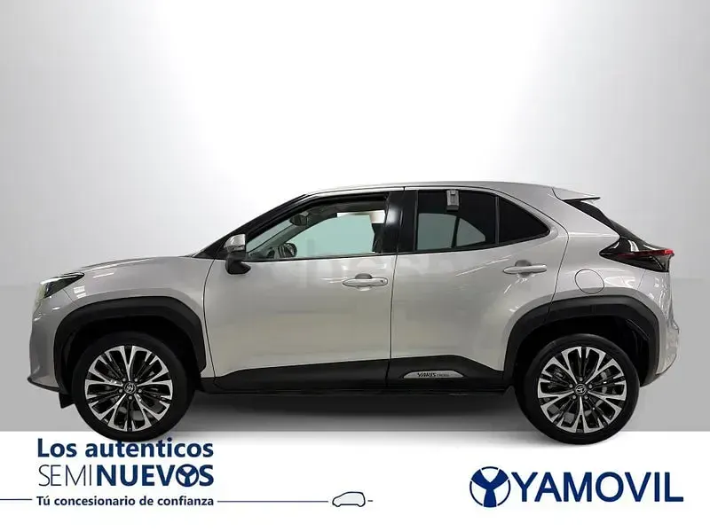 Usado Toyota Yaris Cross Style 116 CV (85 kW) 2022 Gris / plata SUV