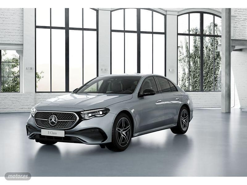 Plateado Usado 2024 Mercedes E300 Berlina | 63.900 € (Precio justo) - Imagen 1/4