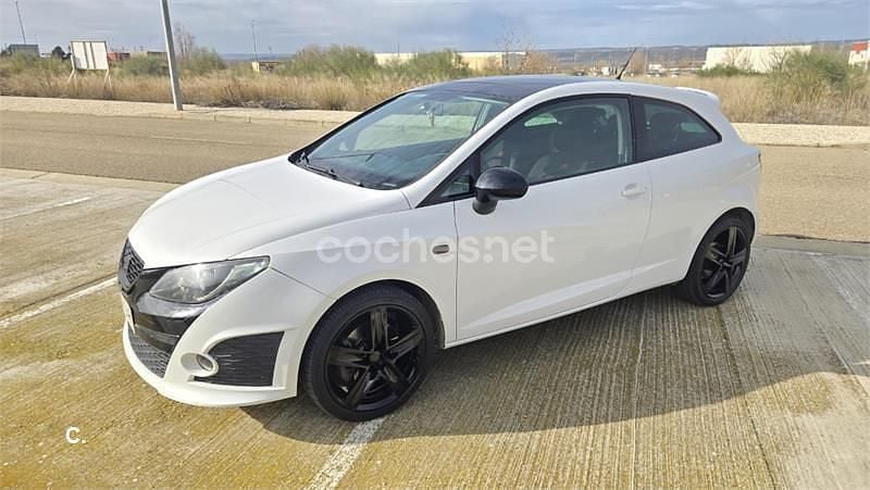 Usado Seat Ibiza SC FR 143 CV (105 kW) 2010 Blanco Utilitario