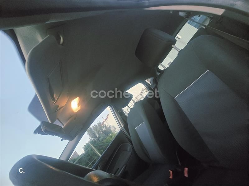 Gris / plata Usado 2011 Ford Fiesta Titanium Utilitario | 4700 € (Precio justo) - Imagen 1/4