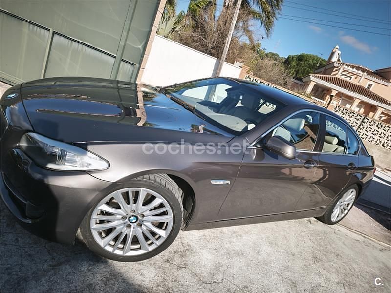 Usado BMW 530 Gran Turismo 245 CV (180 kW) 2012 Marrón Berlina
