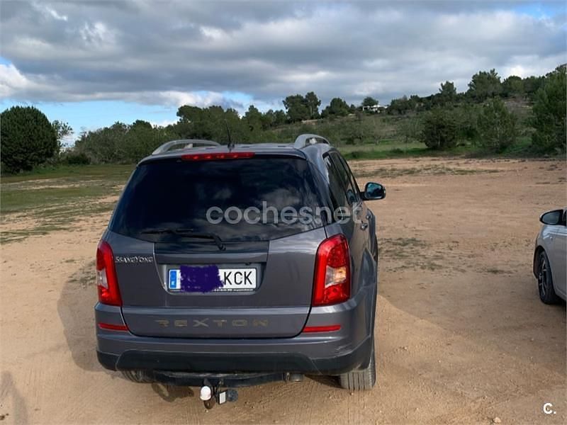 Usado Ssangyong (KGM) Rexton Limited 178 CV (130 kW) 2017 Gris / plata SUV