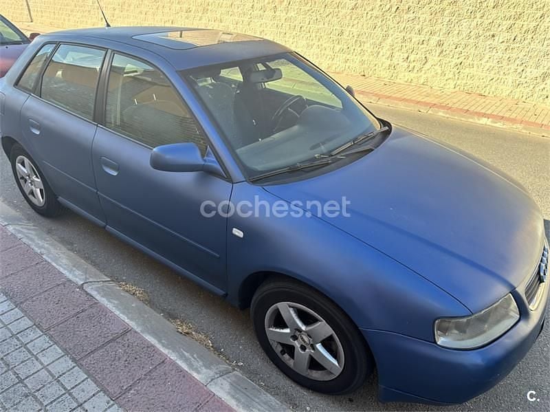 Azul Usado 2002 Audi A3 Attraction Berlina | 2300 € (Precio justo) - Imagen 1/4
