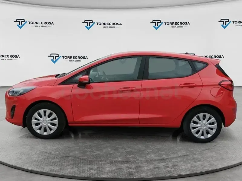 Usado Ford Fiesta Trend 75 CV (55 kW) 2022 Rojo Utilitario