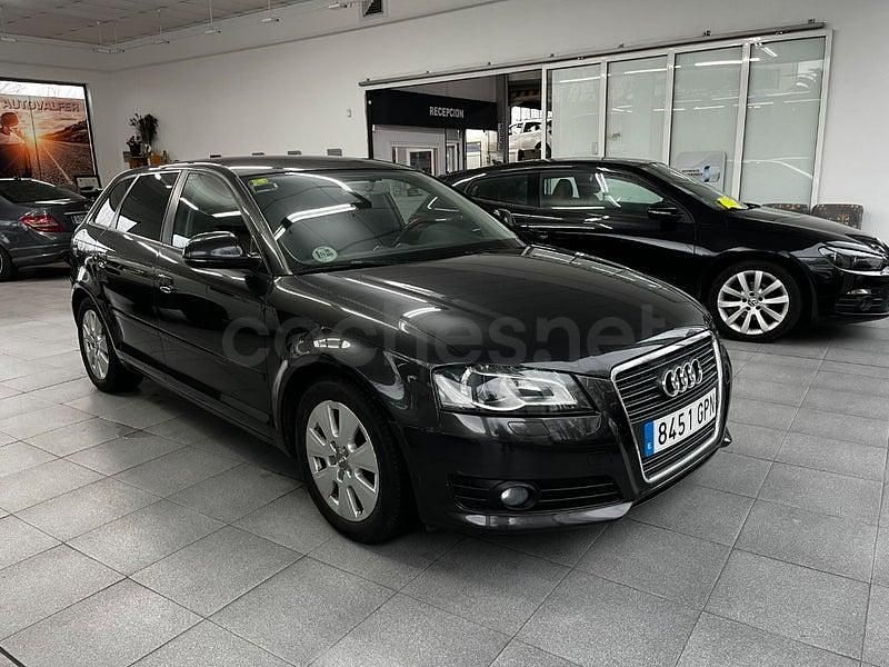 Usado Audi A3 Attraction 105 CV (77 kW) 2009 Negro Utilitario