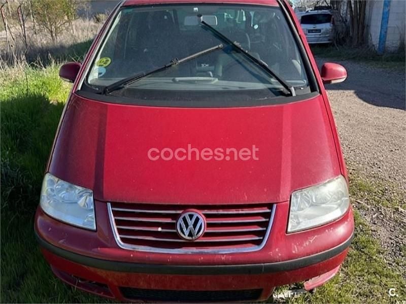 Usado VW Sharan Comfortline 115 CV (84 kW) 2006 Rojo Monovolumen