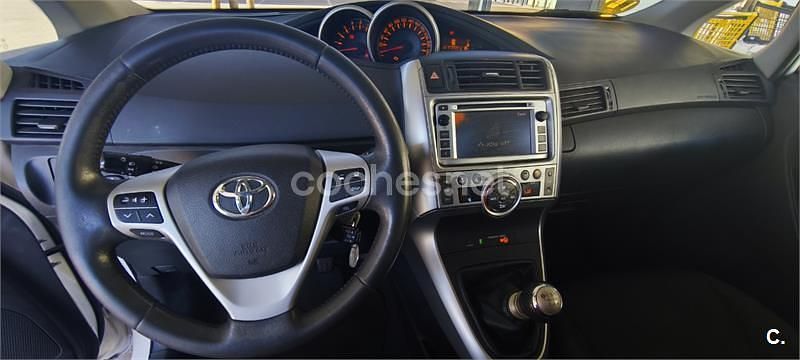 Usado Toyota Verso Active 126 CV (92 kW) 2012 Blanco Monovolumen