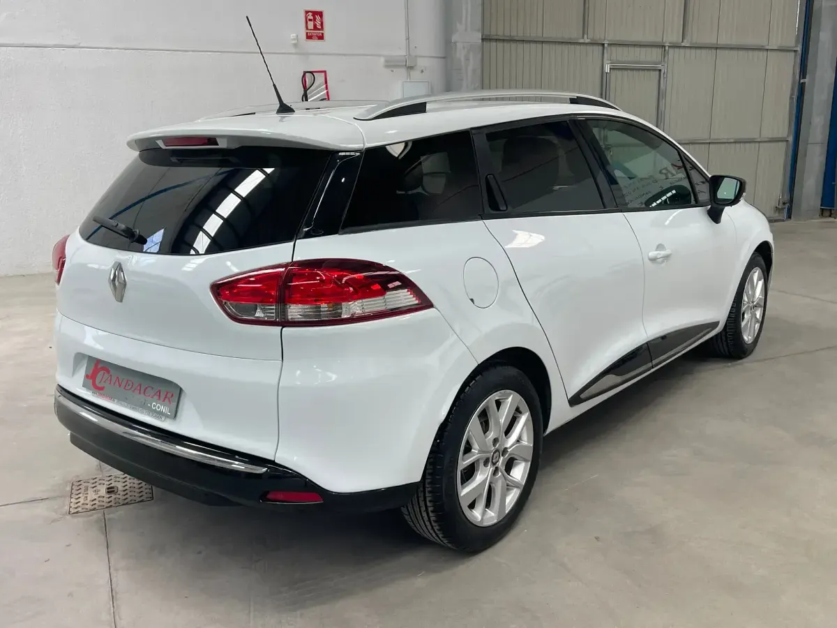 Usado Renault Clio LIMITED 90 CV (66 kW) 2018 Blanco Familiar