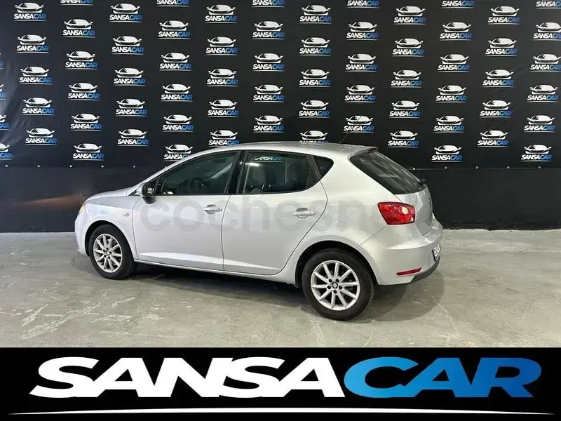 Usado Seat Ibiza Style 105 CV (77 kW) 2017 Gris / plata Berlina