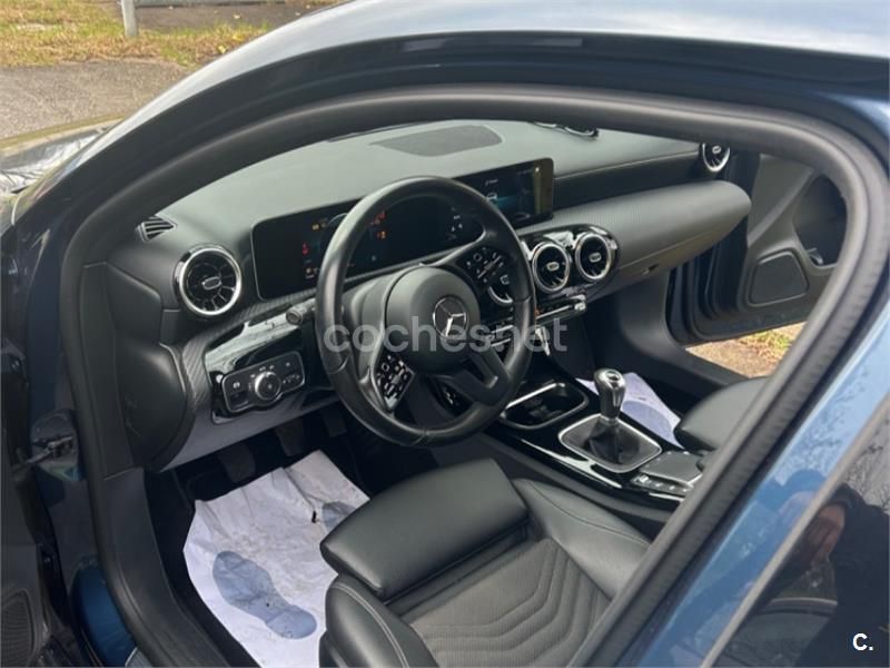 Azul Usado 2021 Mercedes A180 Berlina | 23.900 € (Un poco caro) - Imagen 1/4