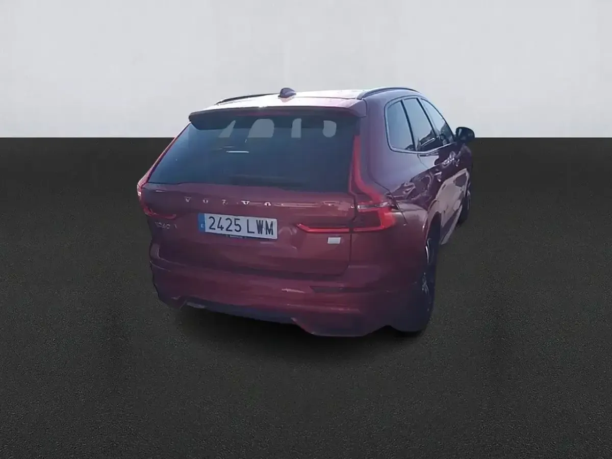 Usado Volvo XC60 R-Design 350 CV (257 kW) 2022 Rojo SUV
