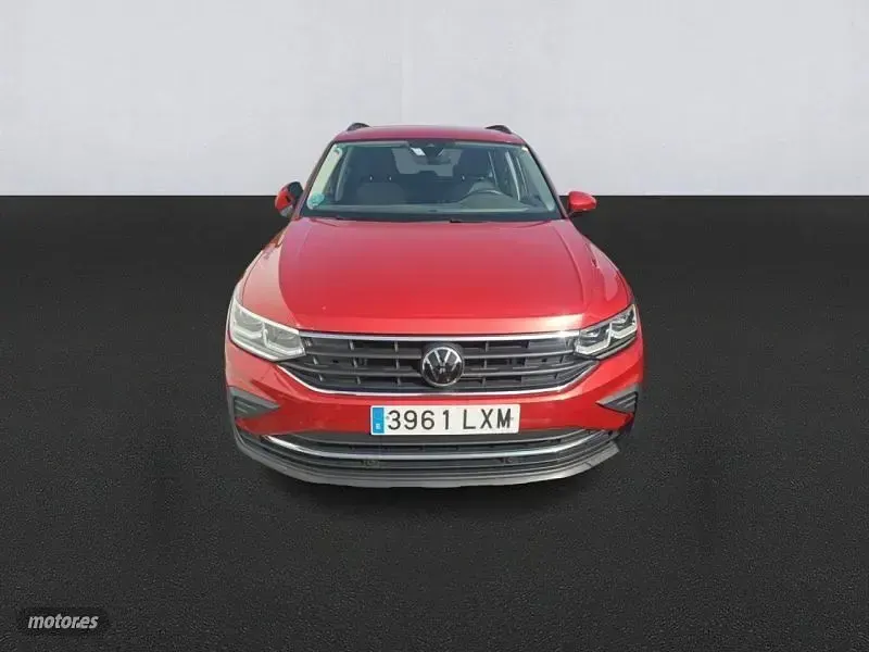 Usado VW Tiguan Life 150 CV (110 kW) 2022 Rojo SUV