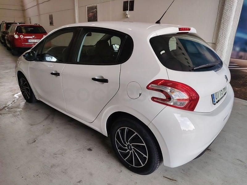 Brugt Peugeot 208 Business-Line 68 HK (50 kW) 2014 Hvid Hatchback