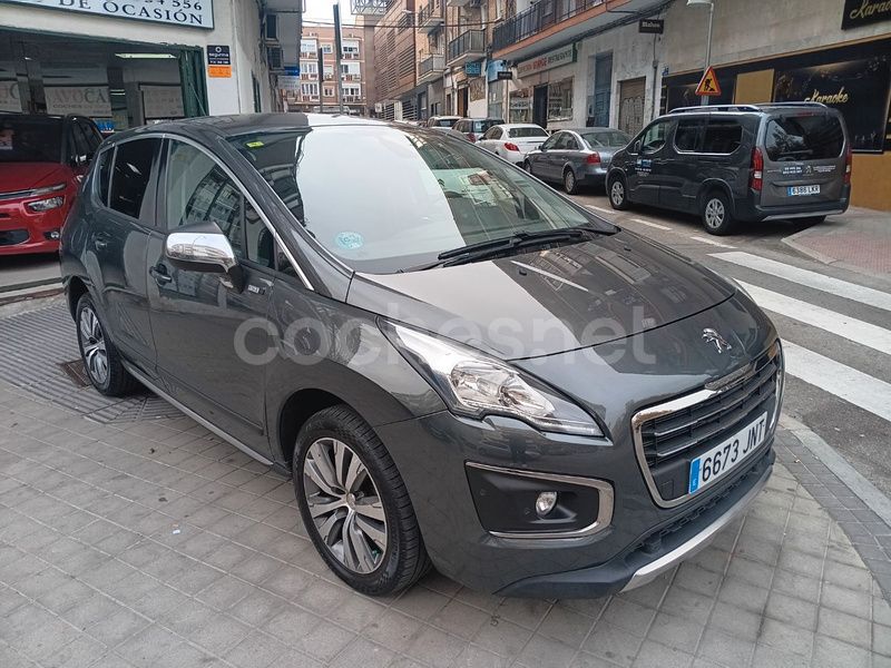 Usado Peugeot 3008 Style 120 CV (88 kW) 2016 Beige Berlina