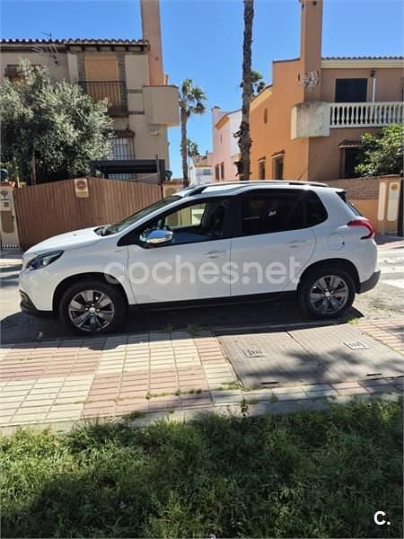 Usado Peugeot 2008 Style 82 CV (60 kW) 2018 Blanco SUV