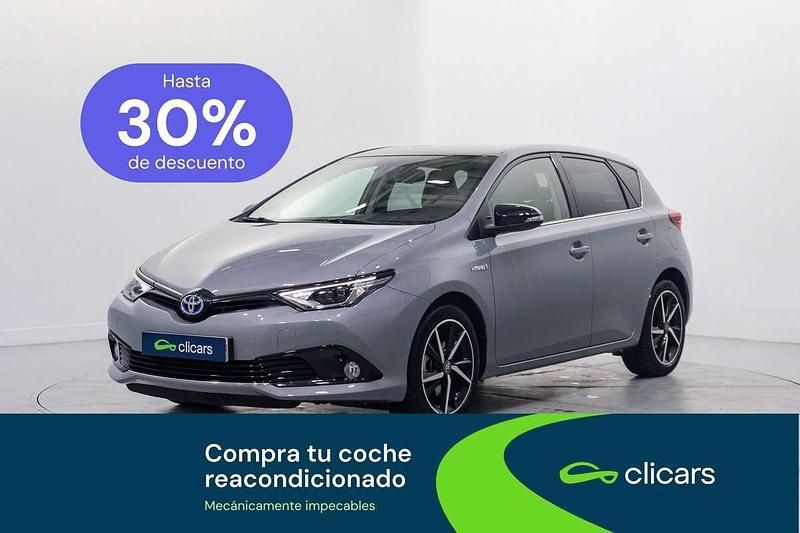 Usado Toyota Auris Hybrid 99 CV (72 kW) 2017 Plateado Berlina