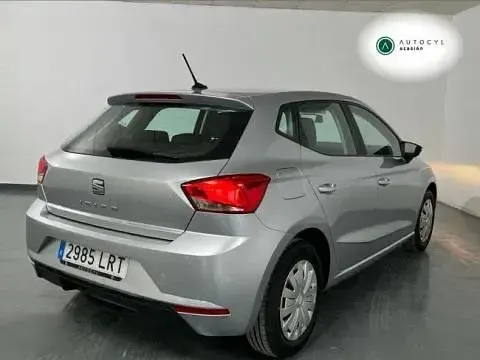 Usado Seat Ibiza Style 80 CV (58 kW) 2021 Plata Utilitario