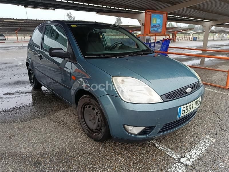 Verde Usado 2004 Ford Fiesta Trend Coupe | 2800 € (Precio justo) - Imagen 1/4