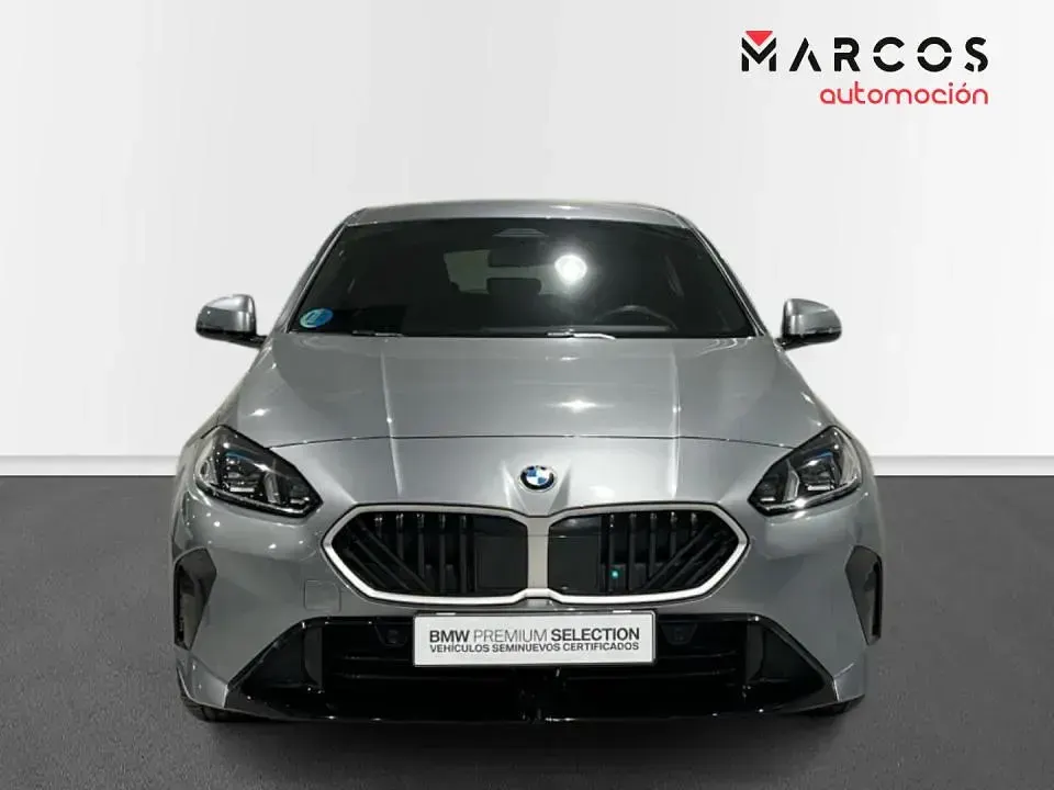 Usado BMW 120 Comfort Edition 163 CV (119 kW) 2025 Gris Utilitario
