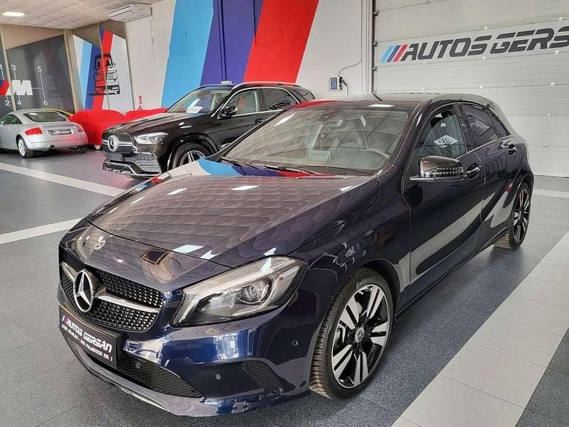 Azul Usado 2017 Mercedes A180 Utilitario | 18.990 € (Precio justo) - Imagen 1/4