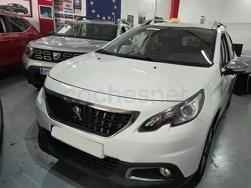 Usado Peugeot 2008 Allure 110 CV (80 kW) 2018 Blanco SUV