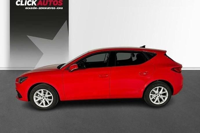 Usado Seat Leon Style 130 CV (95 kW) 2024 Negro