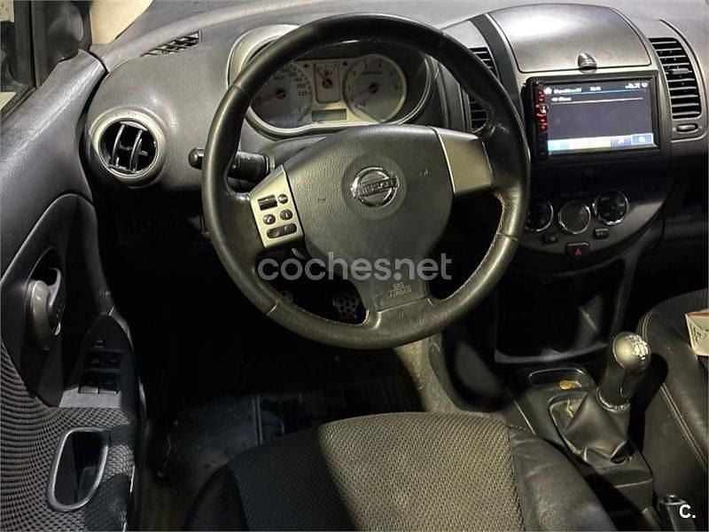 Usado Nissan Note Acenta 86 CV (63 kW) 2008 Rojo Utilitario