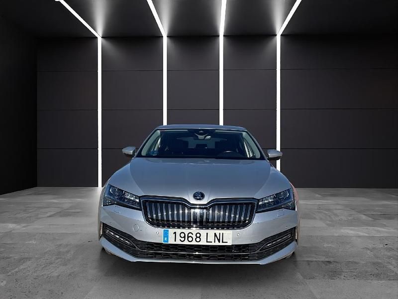 Usado Skoda Superb Style 218 CV (160 kW) 2021 Gris