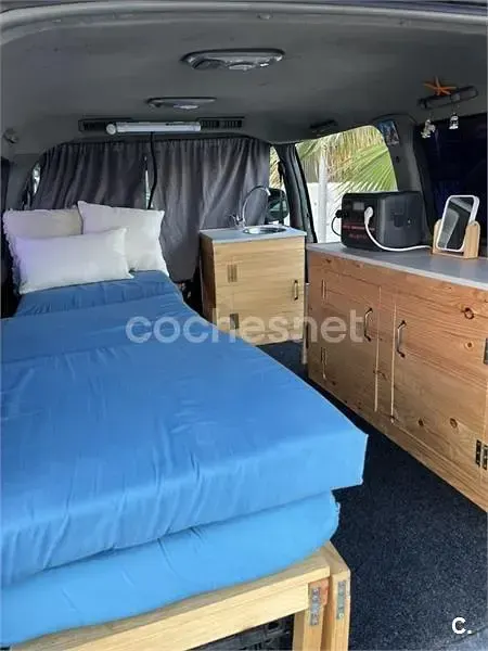 Usado Hyundai H-1 85 CV (62 kW) 2001 Verde Monovolumen