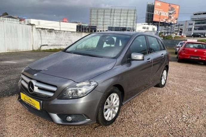 Usado Mercedes B180 110 CV (80 kW) 2014 Monovolumen