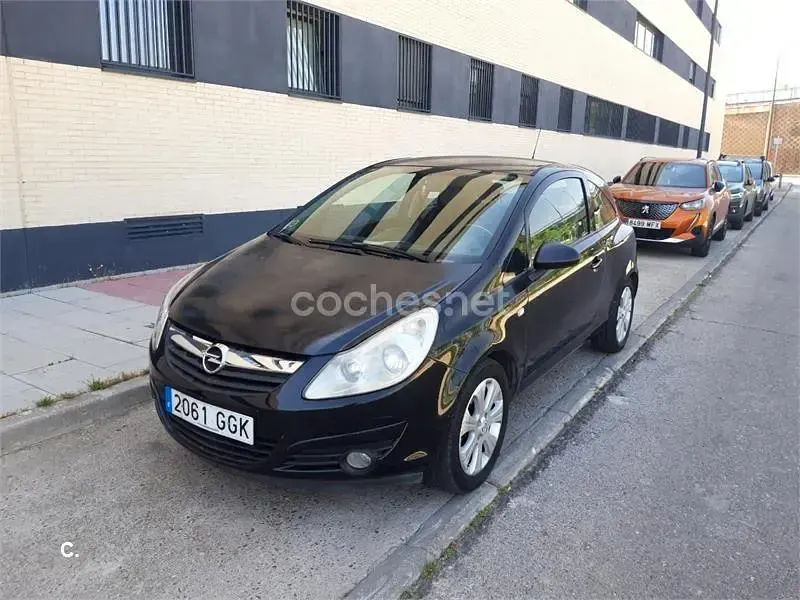 Usado Opel Corsa 90 CV (66 kW) 2008 Negro Utilitario