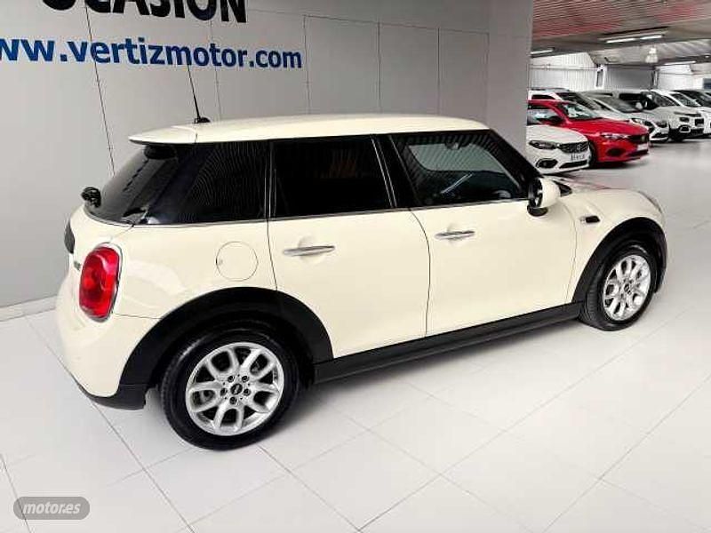 Usado Mini ONE 102 CV (75 kW) 2017 Beige Utilitario