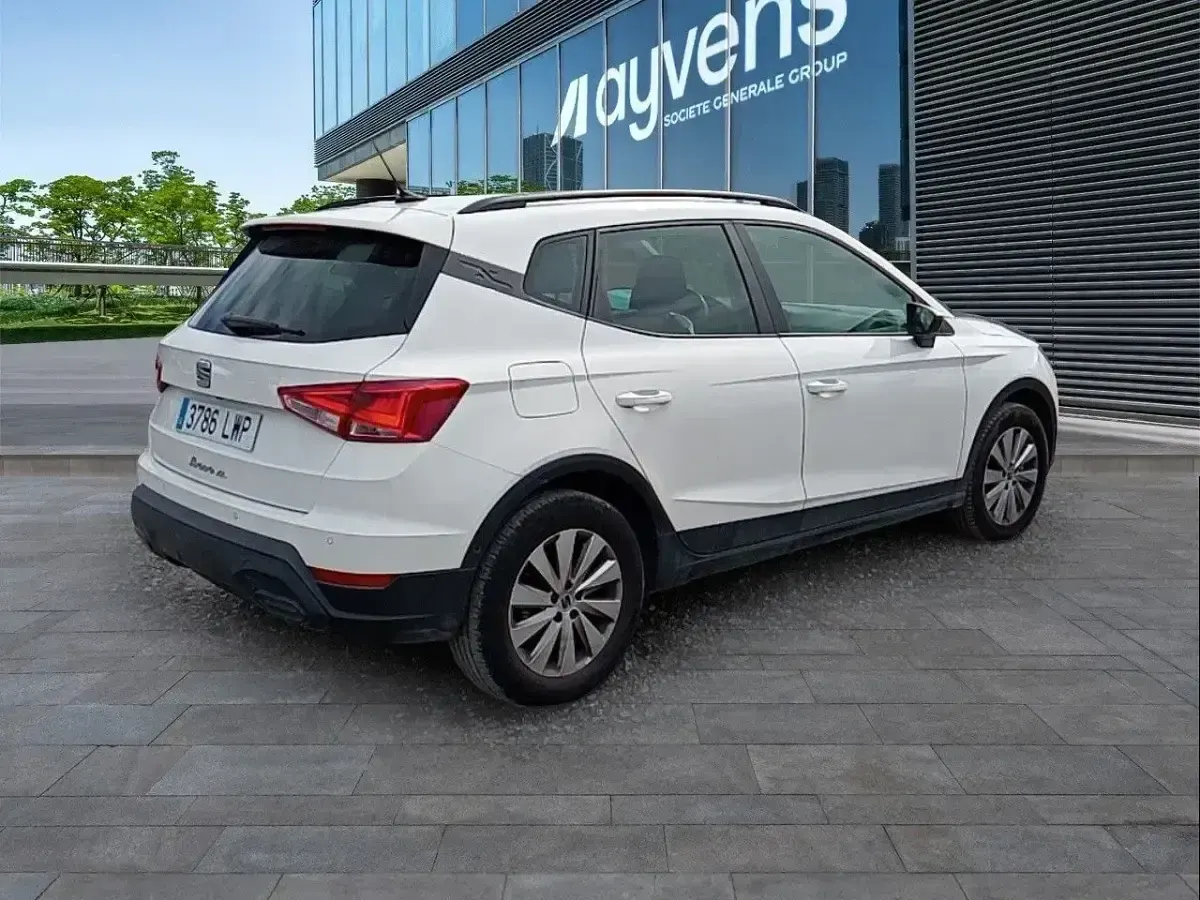 Usado Seat Arona Style Plus 116 CV (85 kW) 2022 Blanco SUV