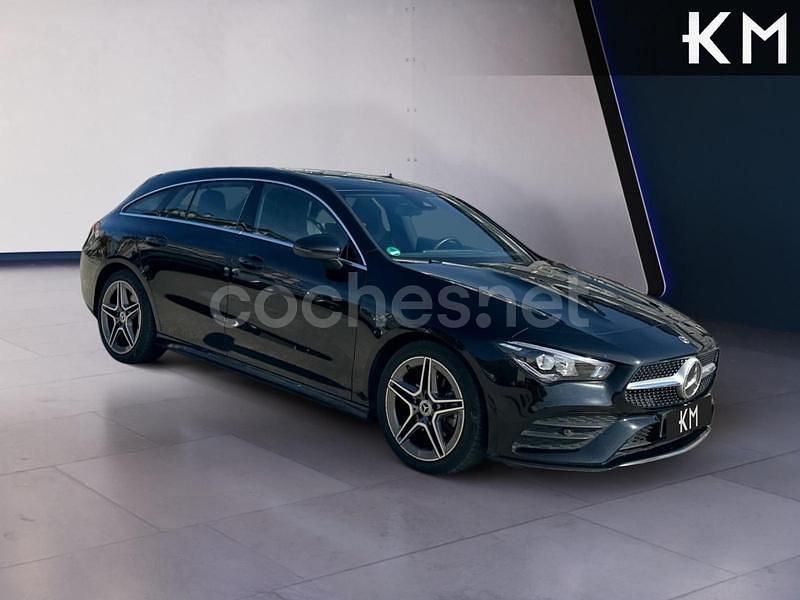 Usado Mercedes CLA200 Shooting Brake 150 CV (110 kW) 2022 Negro Familiar