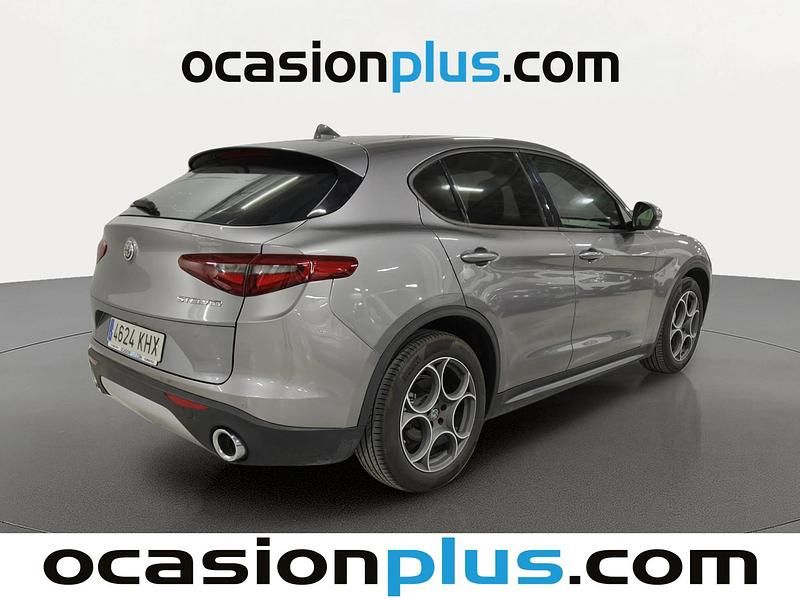 Usado Alfa Romeo Stelvio Super 150 CV (110 kW) 2018 Gris SUV