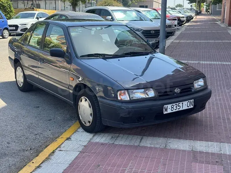 Usado Nissan Primera 116 CV (85 kW) 1991 Gris / plata Familiar