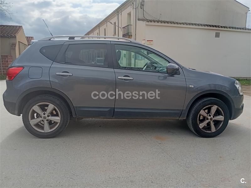Usado Nissan Qashqai Acenta 106 CV (77 kW) 2010 Gris / plata SUV