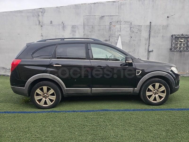 Usado Chevrolet Captiva 150 CV (110 kW) 2008 Negro SUV