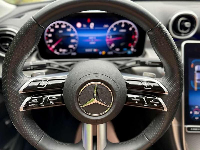 Usado Mercedes C200 163 CV (119 kW) 2025 Gris Berlina