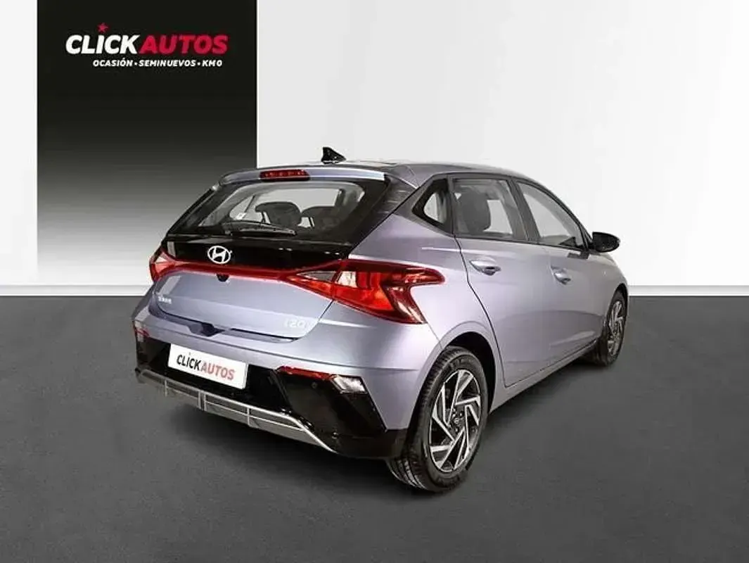 Usado Hyundai i20 101 CV (74 kW) 2024 Azul Utilitario