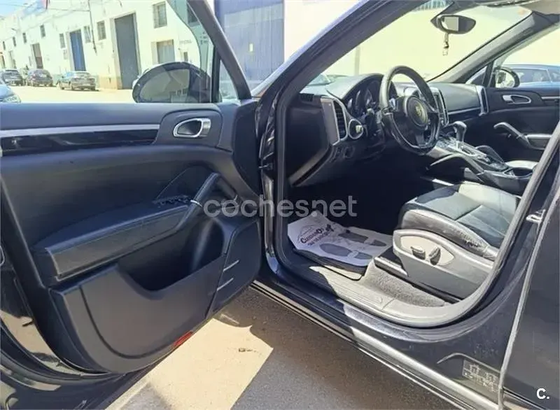 Usado Porsche Cayenne 240 CV (176 kW) 2011 Negro SUV