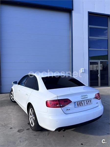 Usado Audi A4 136 CV (100 kW) 2010 Blanco Berlina