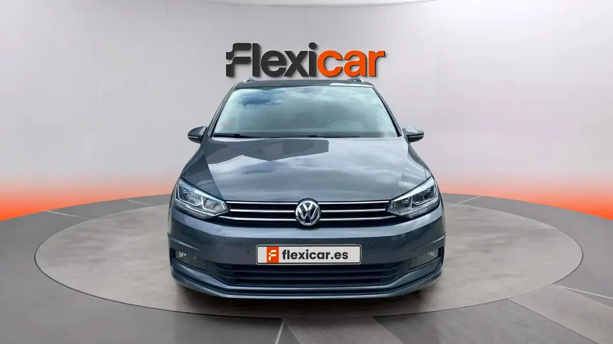 Usado VW Touran Advance 150 CV (110 kW) 2019 Gris Monovolumen