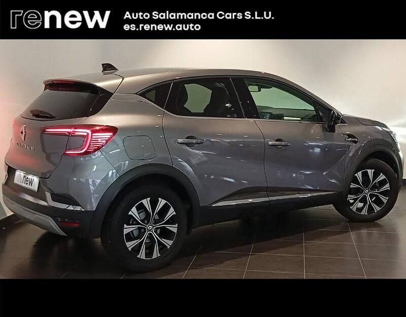 Usado Renault Captur Techno 140 CV (102 kW) 2023 Gris SUV