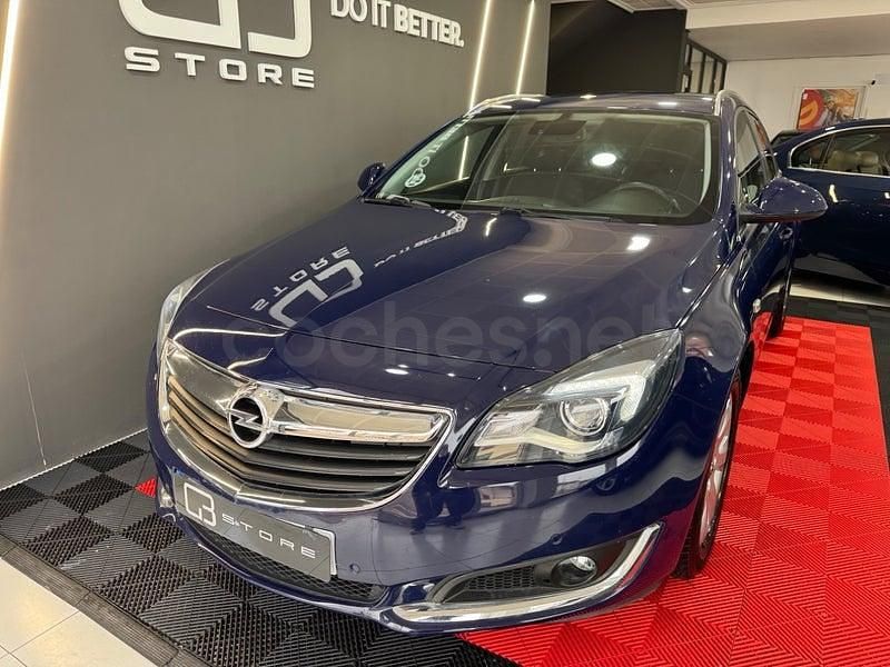 Usado Opel Insignia Selective 140 CV (102 kW) 2015 Azul Familiar