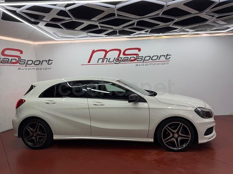 Usado Mercedes A180 AMG line 109 CV (80 kW) 2015 Blanco Berlina