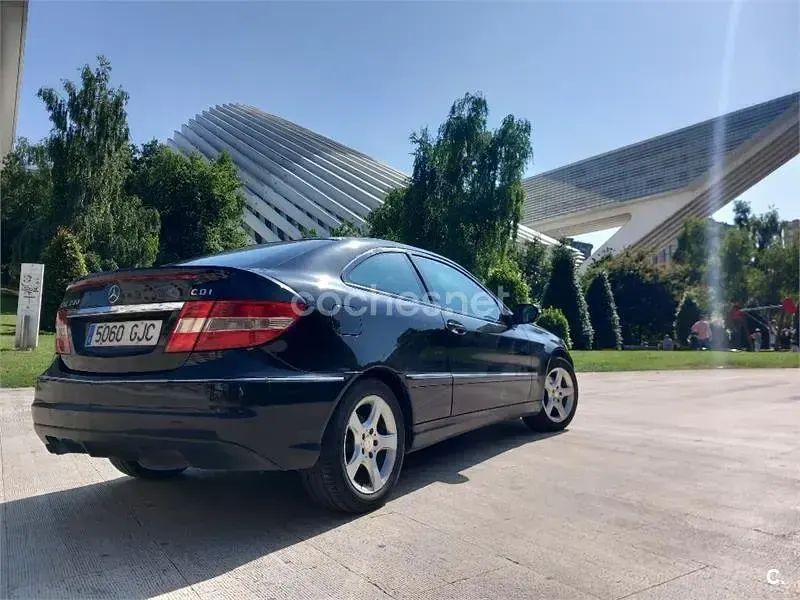 Usado Mercedes CLC220 150 CV (110 kW) 2008 Negro Coupe