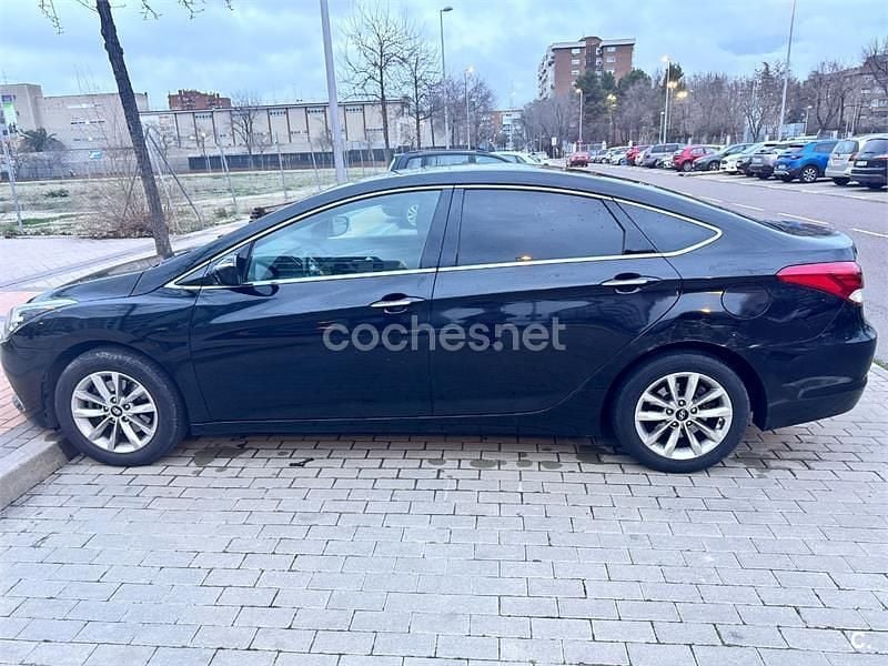 Usado Hyundai i40 115 CV (84 kW) 2017 Negro Berlina