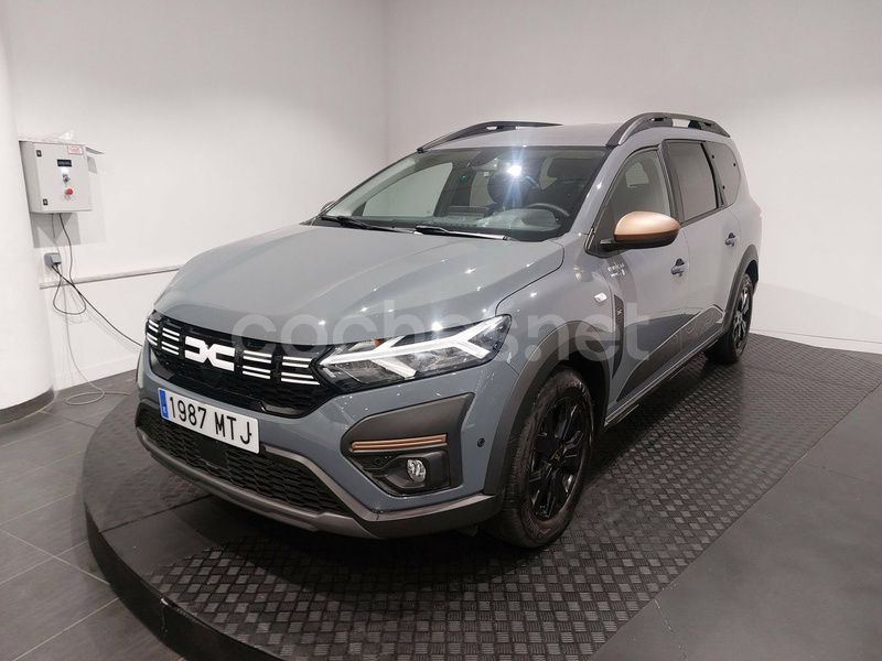 Gris / plata Usado 2024 Dacia Jogger Extreme Familiar | 22.819 € (Precio justo) - Imagen 1/4